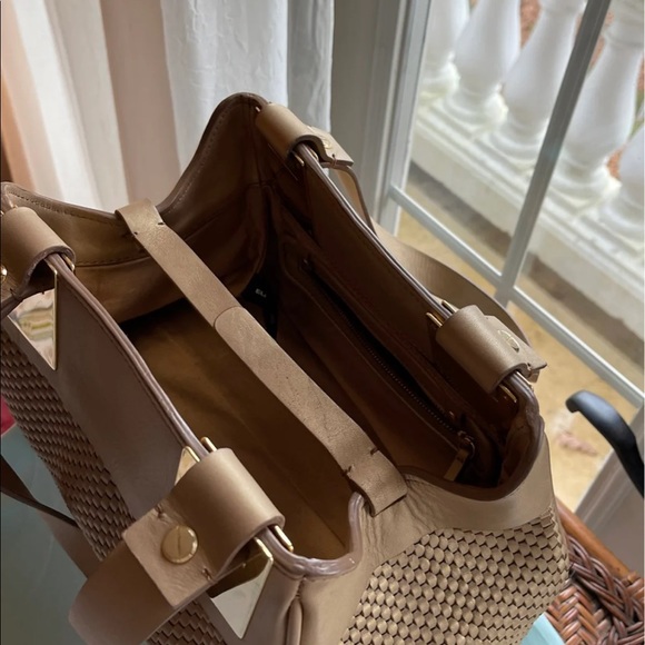 Ellen Tracy Gold woven Leather handbag - Picture 4 of 10